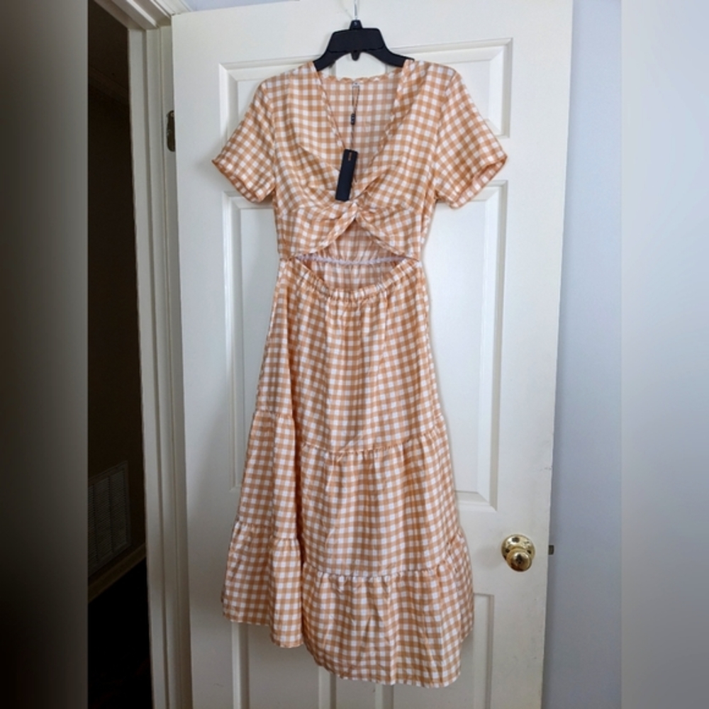 Gingham dress M NWT